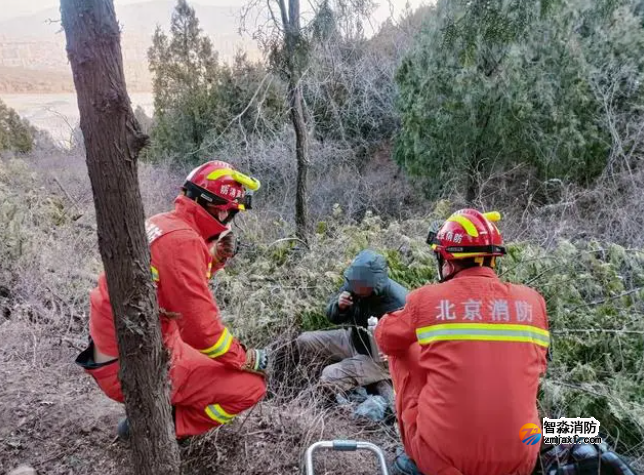 北京一男子酒后爬山，失聯一夜后獲救